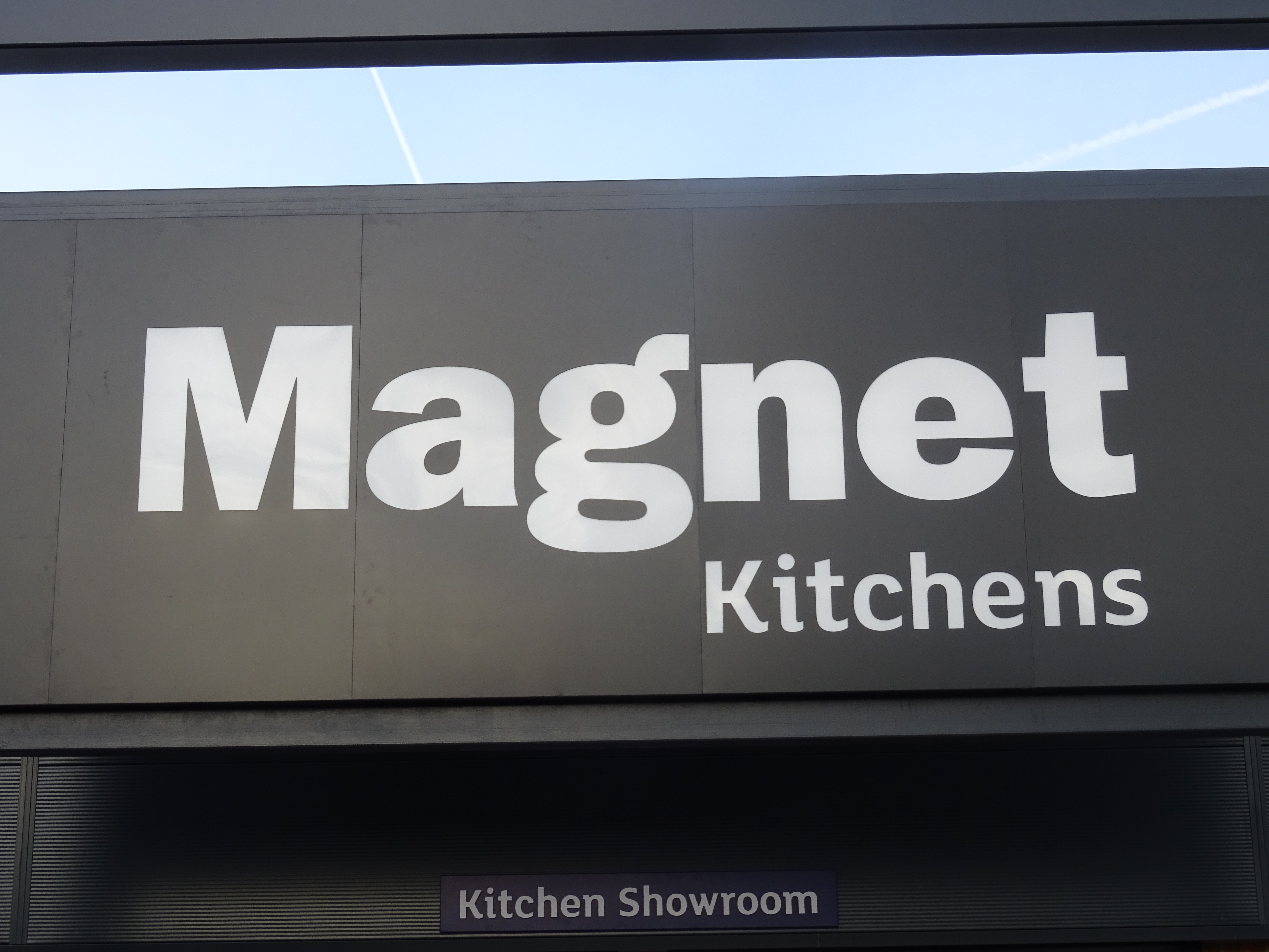Magnet Showroom – Rose Kiln Lane, Reading, West Berkshire RG2 0SN